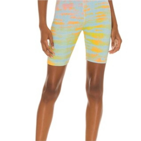Puma Women's Tie-Dyed Bike Shorts Size Large - Picture 2 of 12